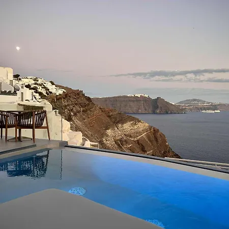 Thea Cave - Heated Infinity Pool 이아
