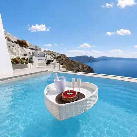 Thea Cave - Heated Infinity Pool