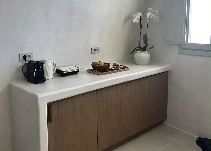 Thea Cave - Heated Infinity Pool Villa