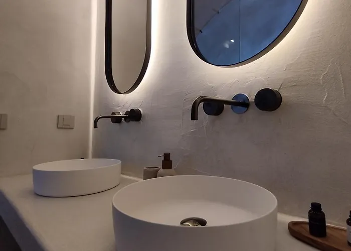 Thea Cave - Heated Infinity Pool *